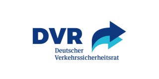 Logo des DVR. Links oben die Abkürzung, unten der Schriftzug. Rechts das Logo in Form von zwei Pfeilen