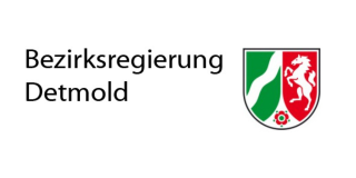 Logo der Bezirksregierung Detmold. Links der Schriftzug, rechts das Landeswappen
